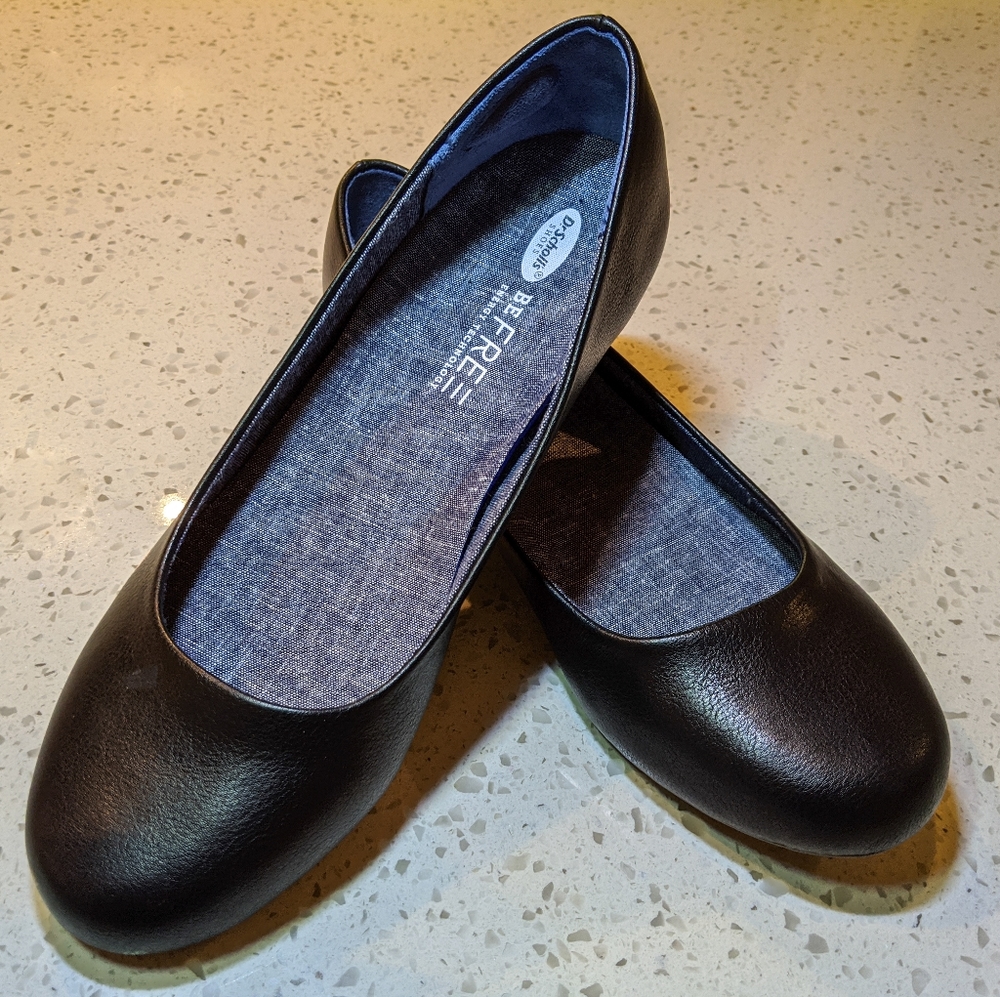 Dr. Scholl's Friendly black flats